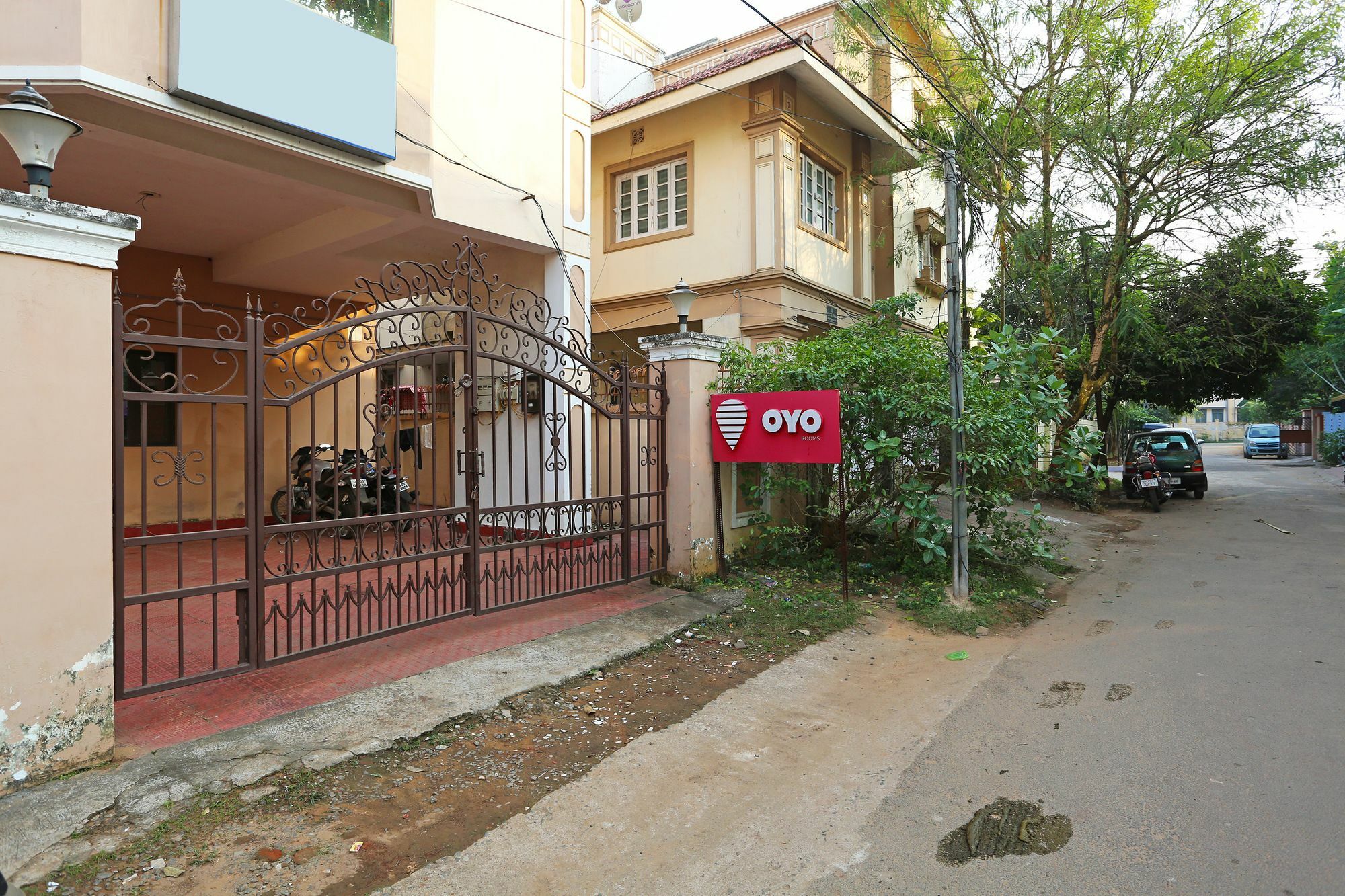 ホテル Oyo 4877 ムーン ライト ゲスト ハウス ブバネーシュワル エクステリア 写真